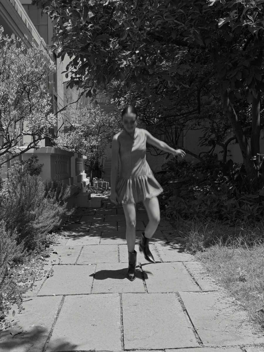 Architectural Feminine, frame 11 of 12