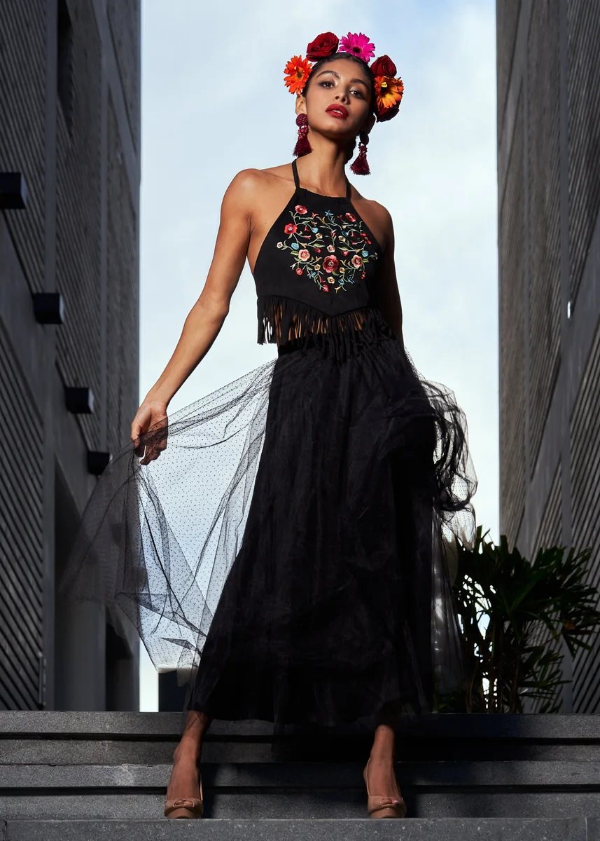 Mexican Beauty, frame 6 of 12