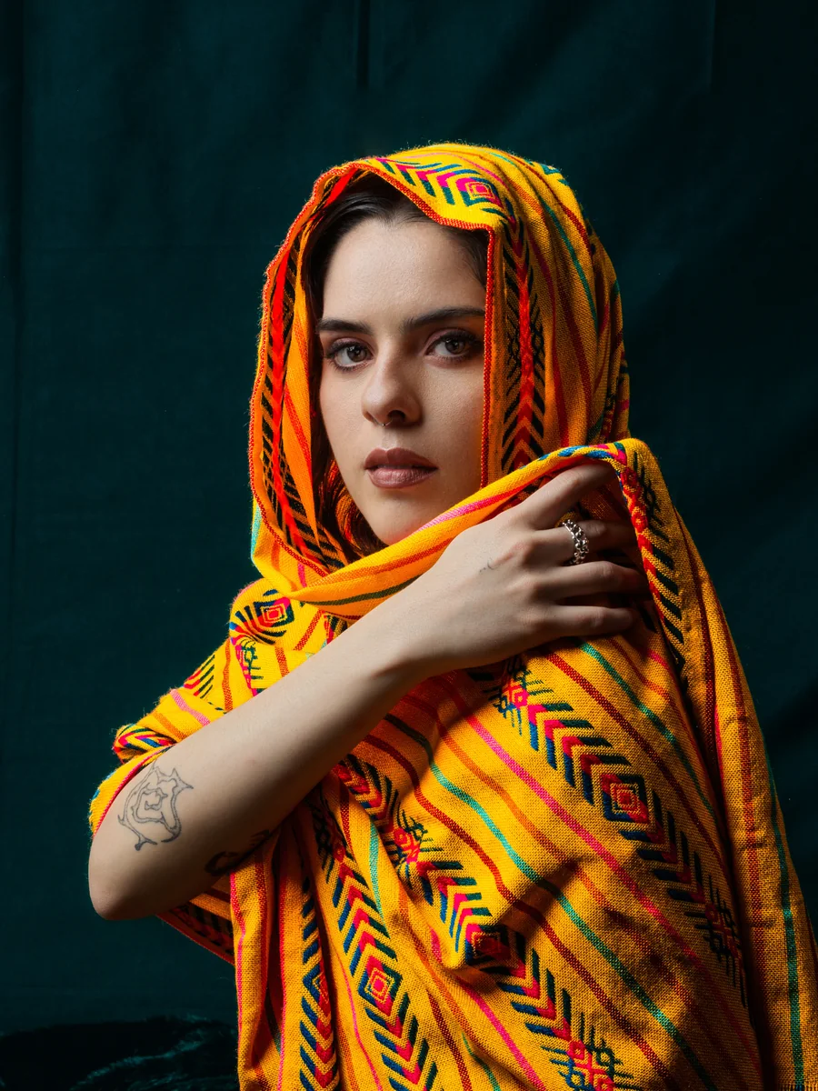 Rebozo, frame 9 of 12