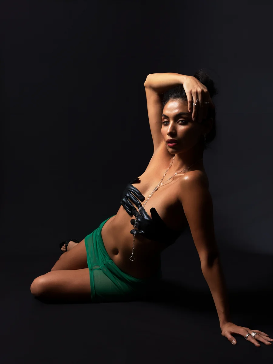 Sin, Lust, Love, Power, frame 3 of 10